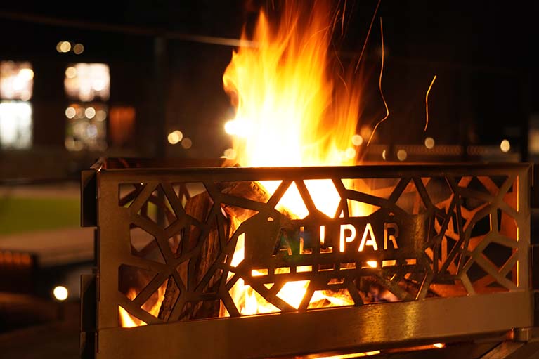 エスコンを眺めながら焚き火ができるグランピング施設オルパ【ALLPAR】